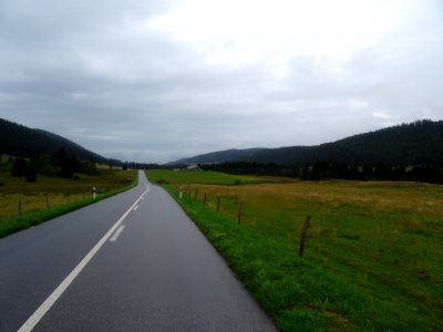 La ligne droite interminable dans la Vallée de Joux 