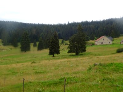 Une ferme d'altitude, l'appareil photo est humide, normal … 