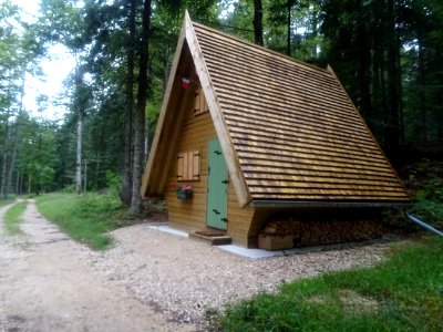 Chalet-refuge forestier , forêt de Jougne, domaine de La B… 