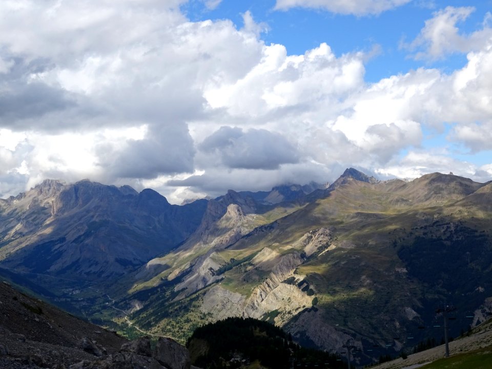 Depuis le Col de l'Eychauda, vue vers la vallée de la Guis… 