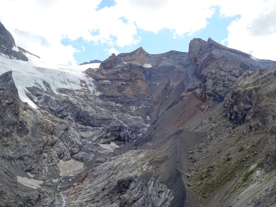 Depuis le col des Grangettes, le glacier de Séguret Foran,… 