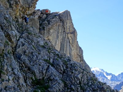 Passage dangereux avec risque prononcé de chûte de pierres… 
