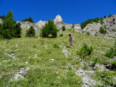 Descente hors trace dans les éboulis d'abord et pour finir… 