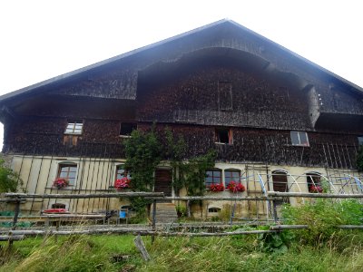 Facade de l'Auberge Sur La Roche, Les Chauffauds, Doubs 