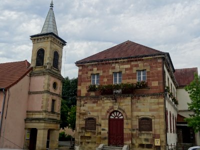 Temple et maison commune à Sochaux, Doubs 
