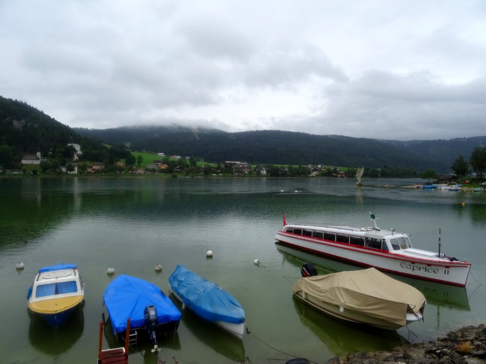 Lac de Joux. La météo est bachée, le ciel est baché, le cy… 