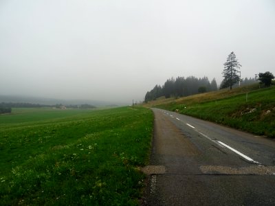 Route entre Le Cerneux-Péquignot et La Brévine, Suisse 
