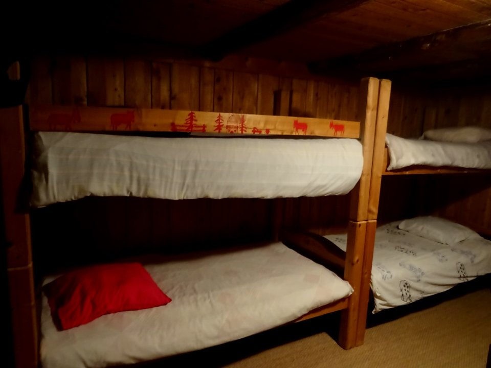Un bon lit pour bien dormir et récupérer de cette longue p… 