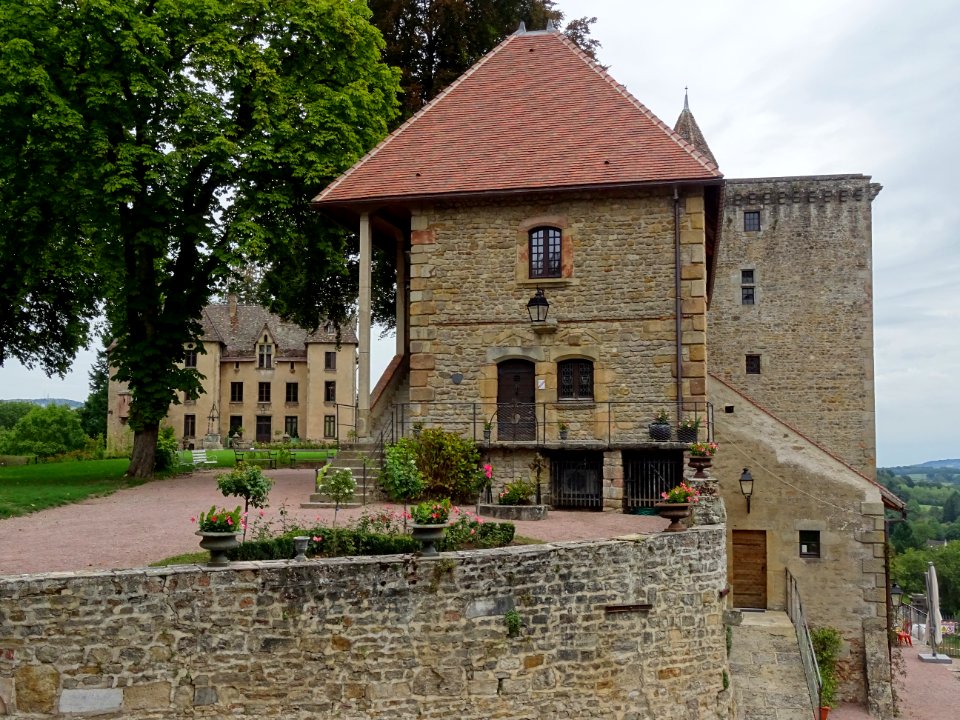 Château de Marguerite de Bourgogne, Couches, Saône-et-Loir… 