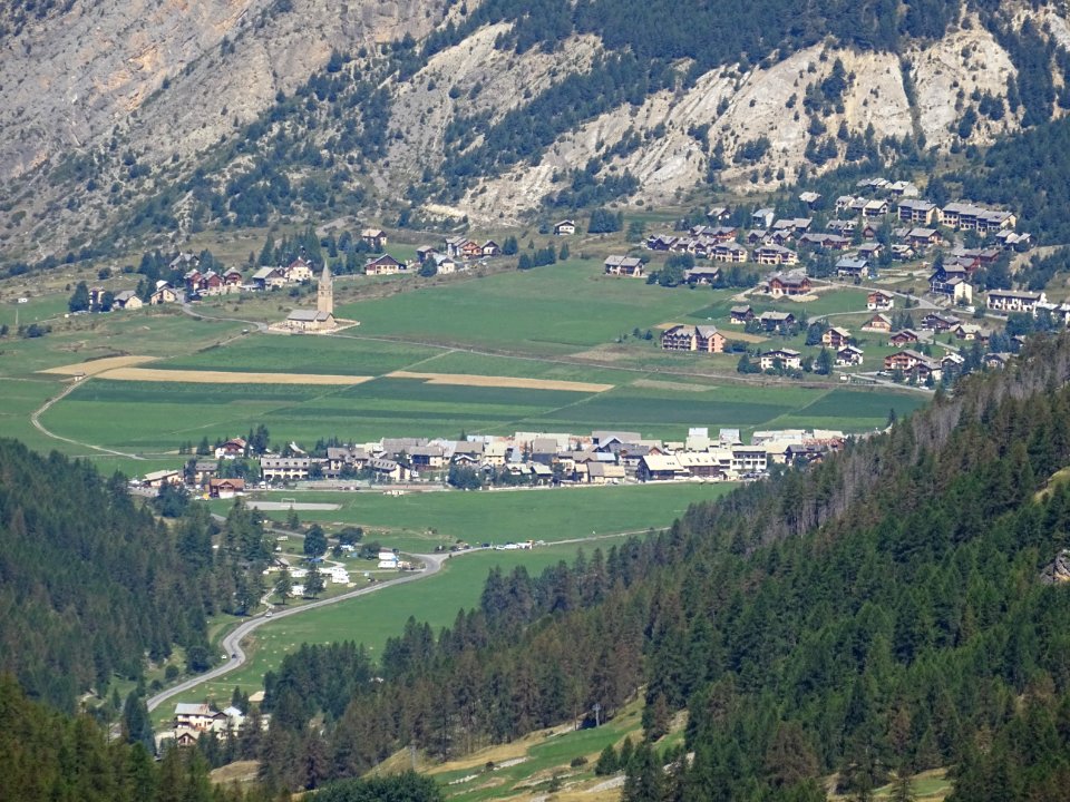 Ceillac et l'église Ste-Cécile, Hautes-Alpes 