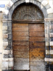 Porte dans la vieille ville, Briançon, Hautes-Alpes 