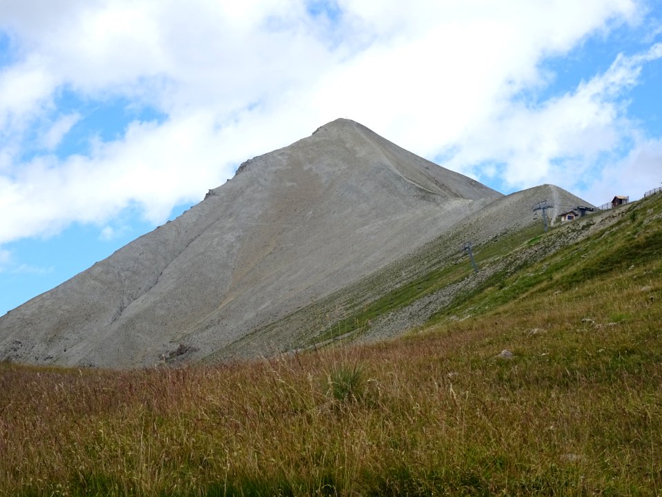 La Cucumelle, pyramide presque parfaite 