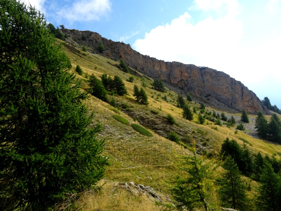 En se retournant, la falaise de la Pointe des Casses de la… 