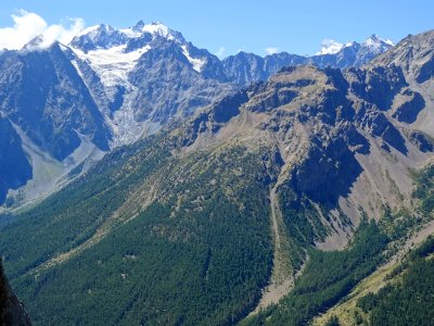 La Montagne des Agneaux et la Barres des Ecrins 