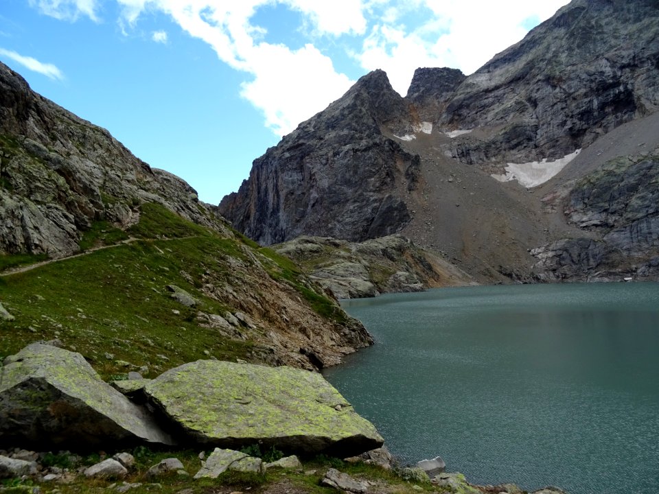 Lac de l'Eychauda, le chemin remonte pour arriver au nivea… 