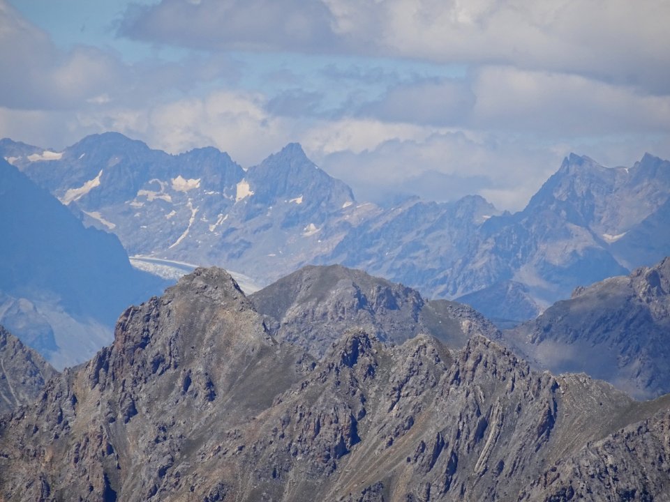 Au zoom, le pic de Neige Cordier et le Glacier Blanc 
