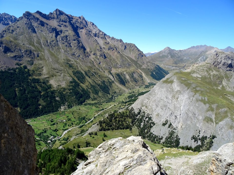 Vue sur la vallée de la Guisane et le Col du Lautaret 