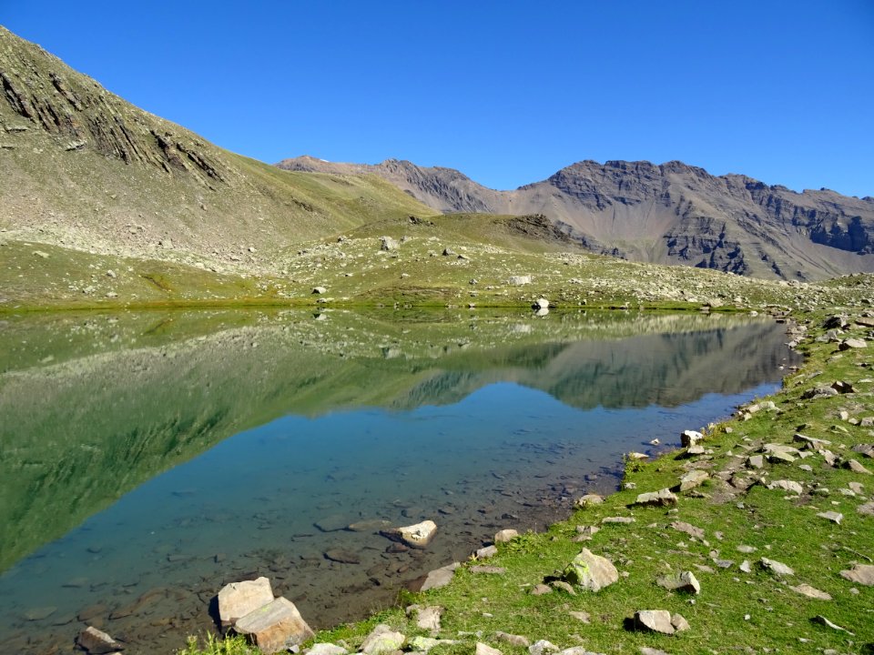 Lac Palluel, au fond Crête de Dormillouse 