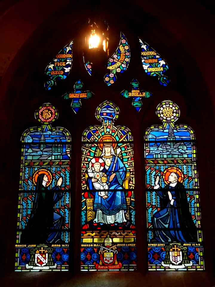 Vitrail, Chapelle de Cluny à l'intérieur de la cathédrale … 
