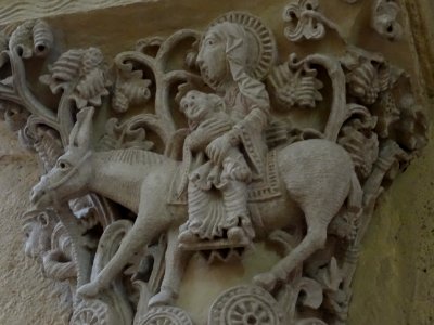 Détail d'un des chapiteaux, La basilique Saint-Andoche, Sa… 