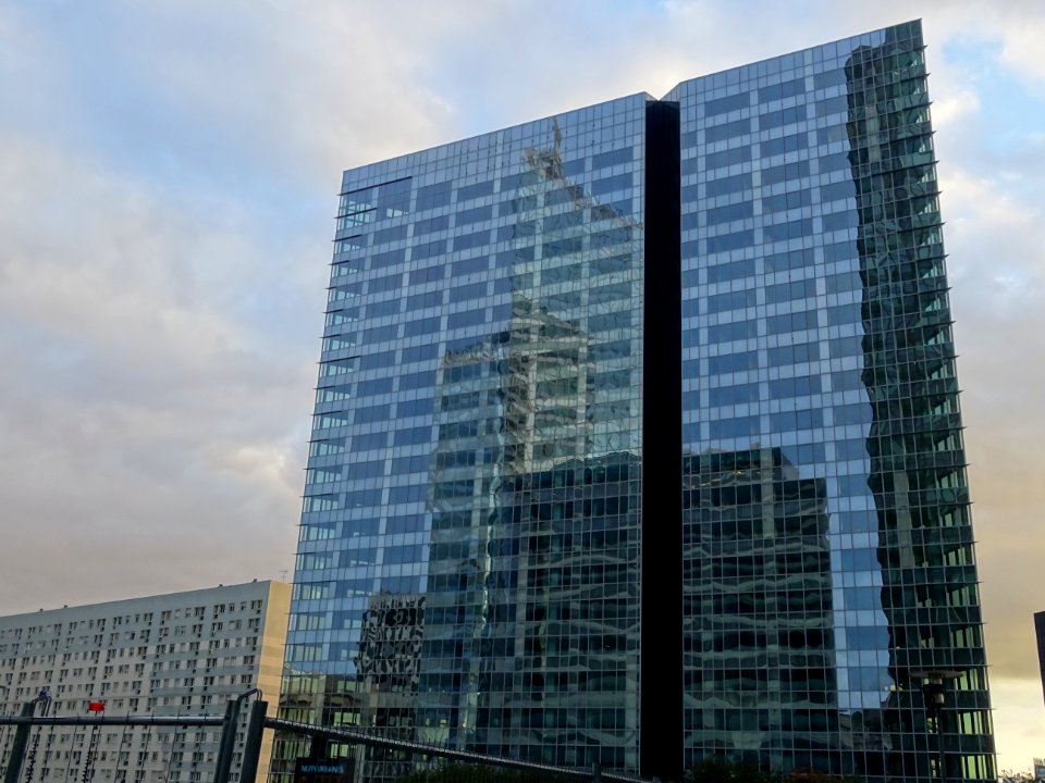 Tour RTE Nexity, reflets 