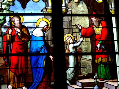 Détail d'un vitrail, La basilique Saint-Andoche, Saulieu, … 