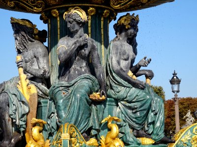 Fontaine de Jacques Hittorff sur la place de la Concorde, … photo