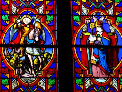 Détail d'un vitrail, La basilique Saint-Andoche, Saulieu, … photo