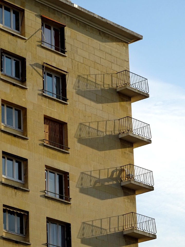 Soleil, ombres et balcons 