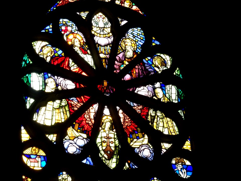 Vitrail de la chapelle Sainte-Thérèse, 16e arr., Paris 