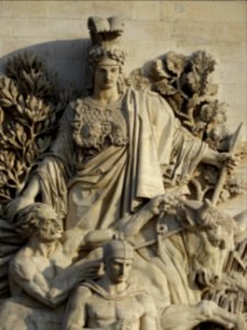 Détail du haut-relief La Paix de 1815 par Antoine Étex. … 