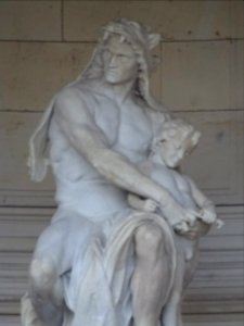 Sculpture en marbre Protection et Avenir, groupe en marb… 