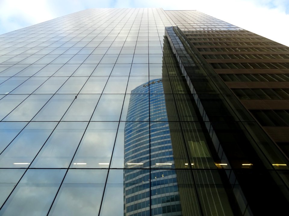 Reflets de la tour EDF 