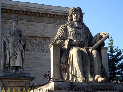 Statue de Henri François d'Aguesseau devant l'Assemblée Na… 