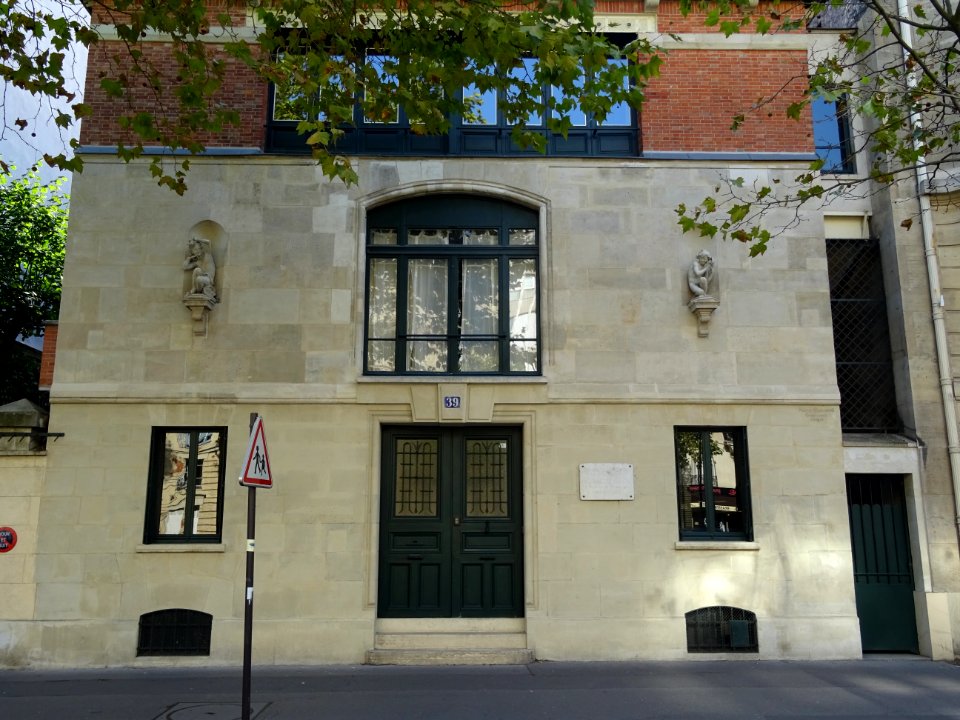 Hôtel Carpeaux, Ici était l'atelier de Jean-Baptiste Carp… | Flickr
