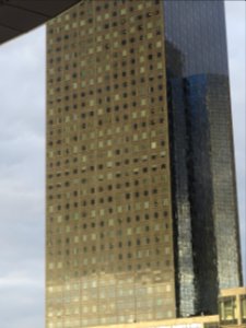 Reflets sur la tour Areva 