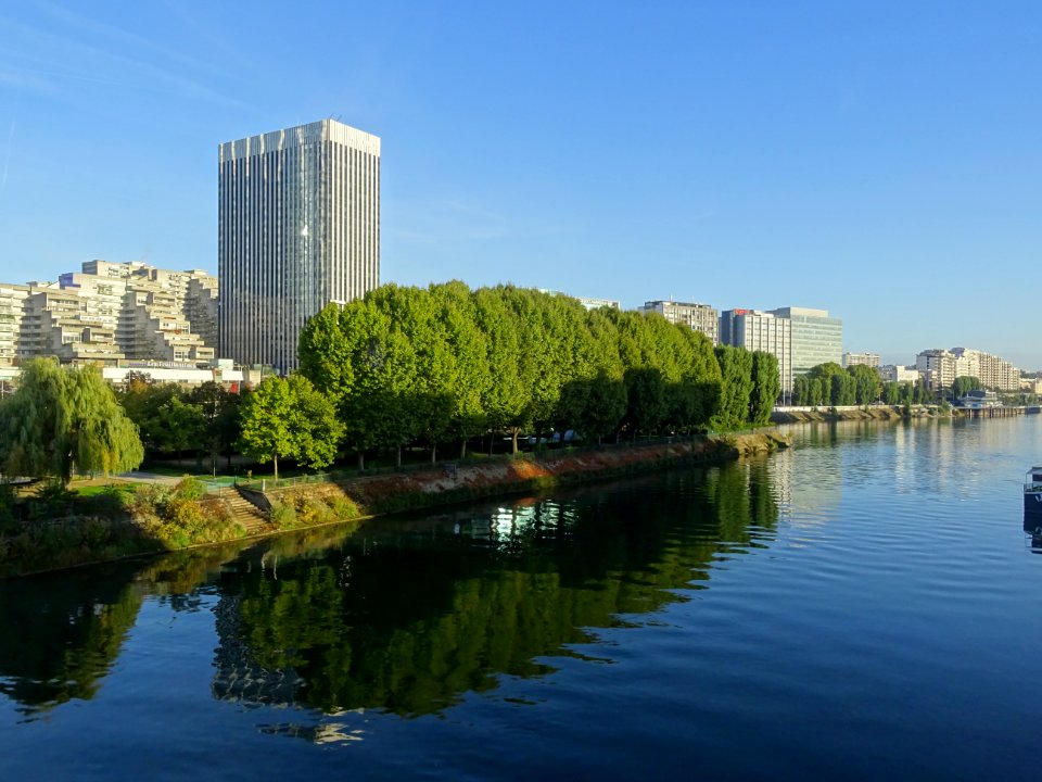 La Seine, la tour Allianz 