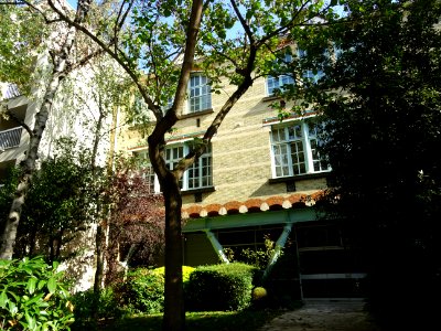 Immeuble avec poutrelles métalliques, rue Claude Lorrain, … 