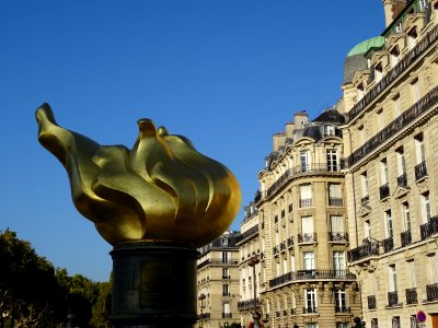 La Flamme de la Liberté, 16e arr., Paris. Sur le pont de l… 