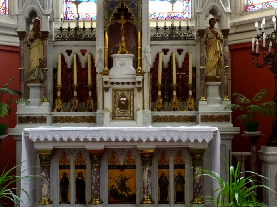Autel, chapelle des sœurs Sainte-Marie-de-la-Famille de la… 