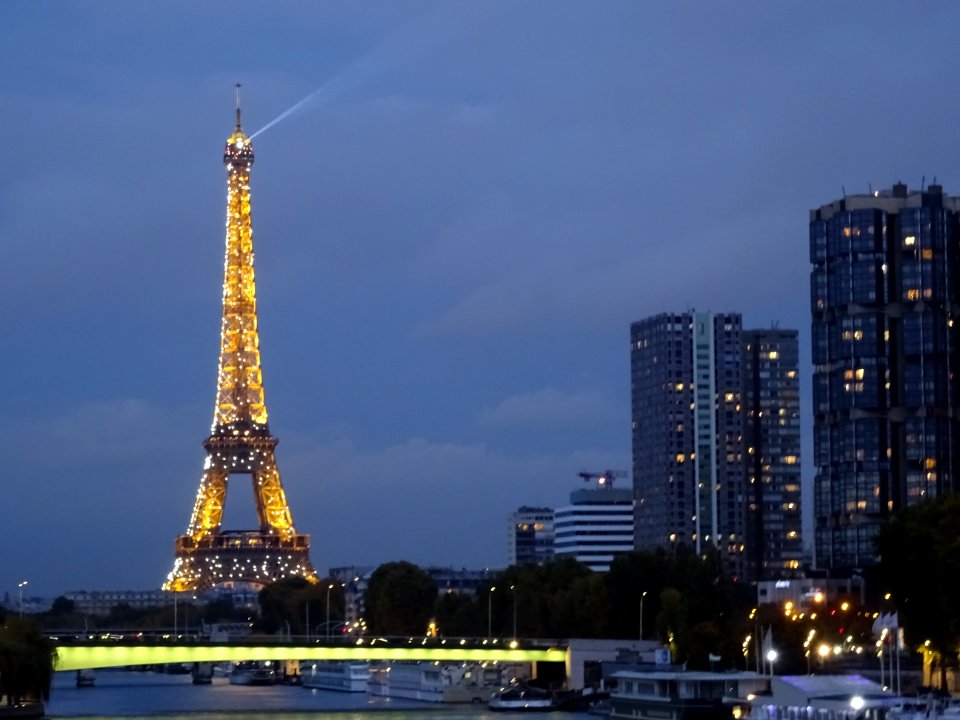 La Tour Eiffel et les immeubles du Front de Seine, 15e arr… 