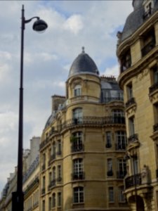 Immeuble à l'angle de la Chaussée Muette et de la rue Fran… 