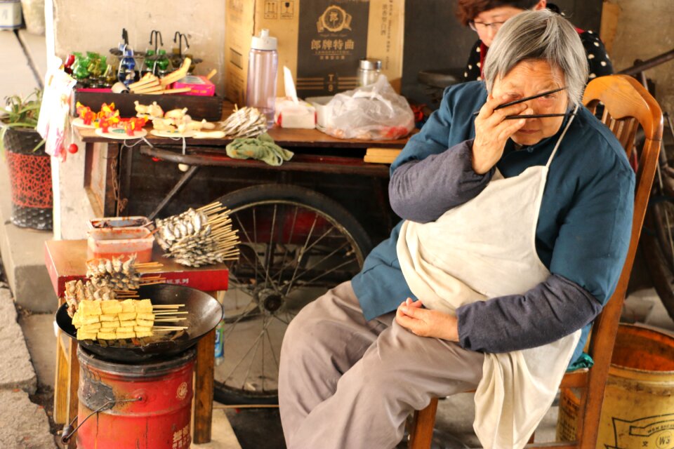 Adult park sell ​​food