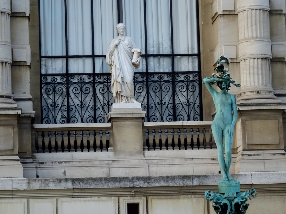 Statues du musée Galliera, 16e arr., Paris 