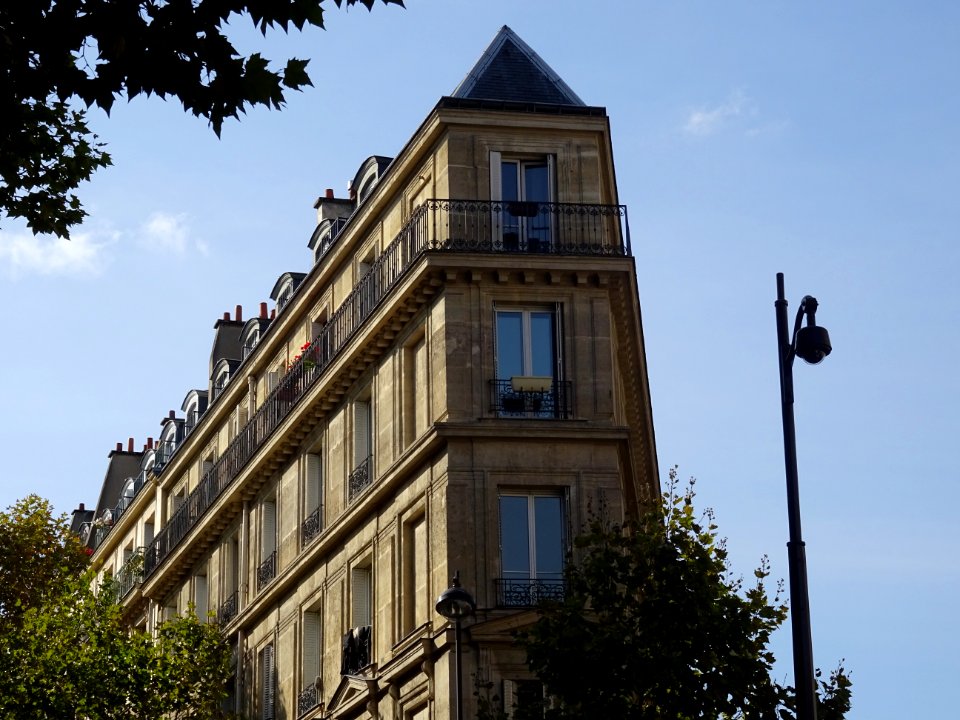 Immeuble rue Poussin et rue Jean de la Fontaine, 16e arr.,… 