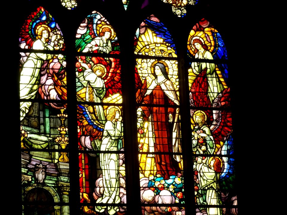 Vitrail de la chapelle Sainte-Thérèse, 16e arr., Paris 
