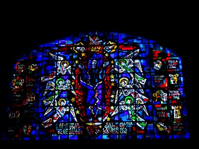 Vitrail de la chapelle Sainte Bernadette, 16e arr., Paris photo