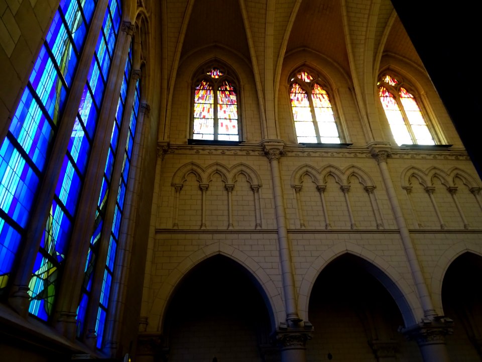 Vitraux, chapelle Notre-Dame du Saint Sacrement de Paris, … 