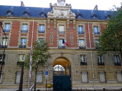 Gendarmerie Nationale, caserne Chalvidan, 51 bvd Exelmans,… 