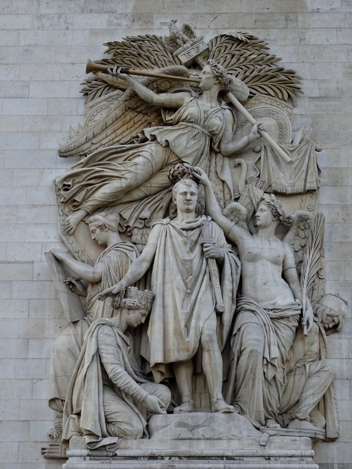 Haut-relief Le Triomphe de 1810 par Jean-Pierre Cortot. … 
